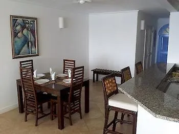 Apartment South Ocean Villa 402 Hastings